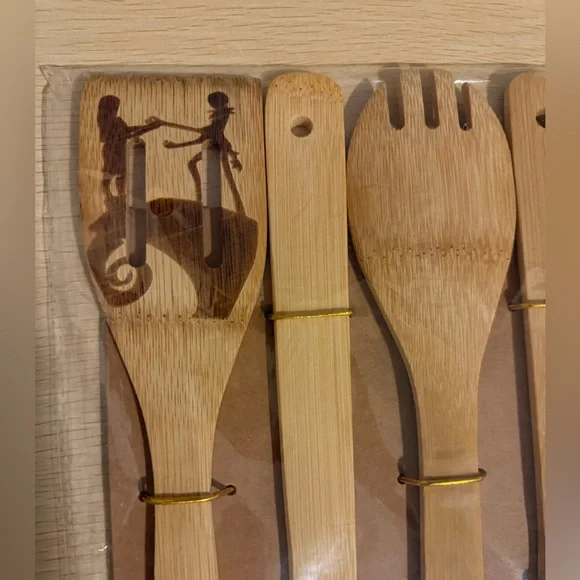 Nightmare Before Christmas 5 Pcs Wooden Spoons - Picture 7 of 10